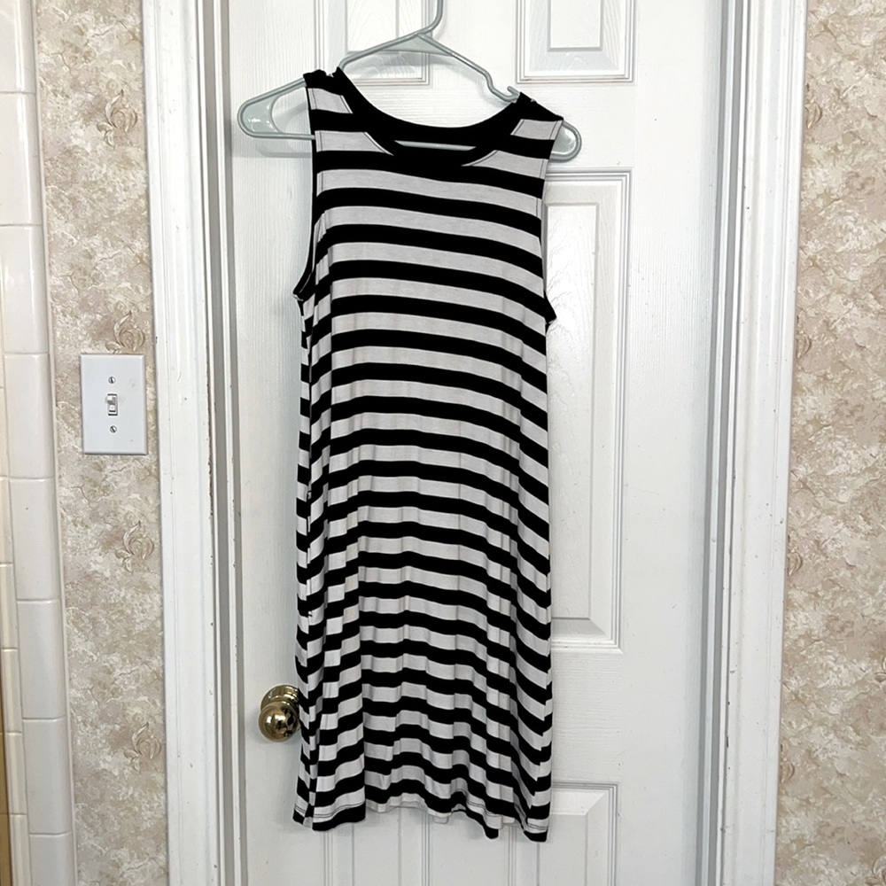 Time And Tru Sleeveless Dress w/Pockets